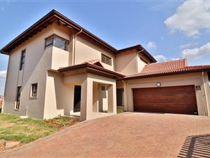 4 Bed Duplex in Izinga Estate