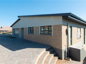 4 Bed House in Klein Brak River