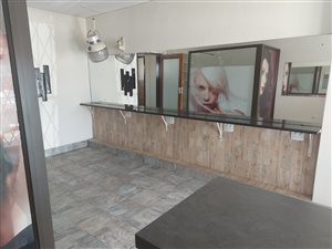 60 m² Retail Space in Newton Park