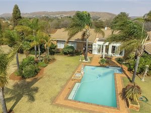4 Bed House in Ruimsig