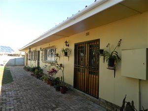 4 Bedroom House in Vredendal
