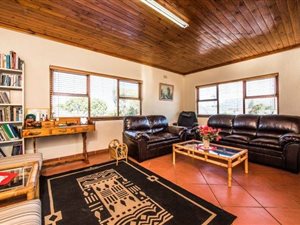 9 Bed House in Rondebosch East