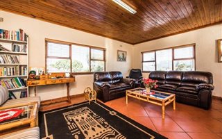 9 Bedroom House in Rondebosch East