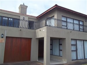 4 Bed House in Mossel Bay Central