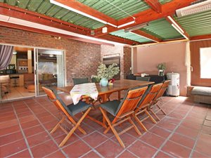 4 Bed House in Sonstraal