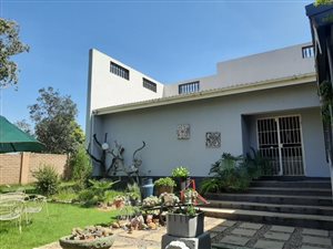 4 Bed House in Tuinhof