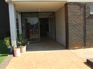 1.5 Bed Apartment in Eloffsdal