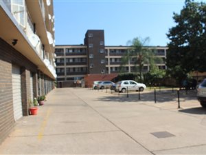 1.5 Bed Apartment in Eloffsdal