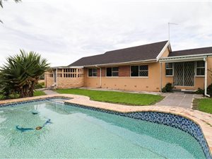 4 Bed House in Beacon Bay