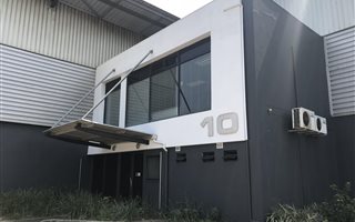 1200 m² Industrial space in Riverhorse Valley