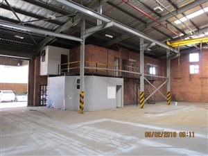 606 m² Industrial space in Jacobs