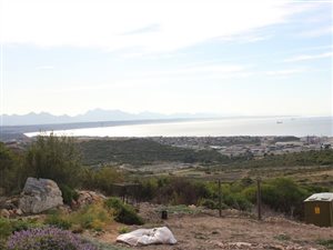 900 m² Land available in Island View