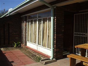 2 Bed Townhouse in Vanderbijlpark Central