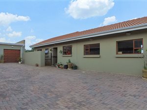 3 Bed House in Hughes