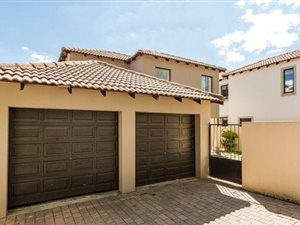3 Bed Apartment in Witkoppen