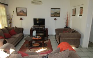 3 Bedroom Townhouse in Gallo Manor