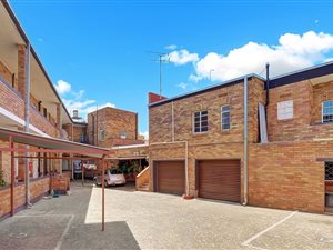 2 Bed Apartment in Selection Park