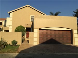 3 Bed Cluster in Douglasdale