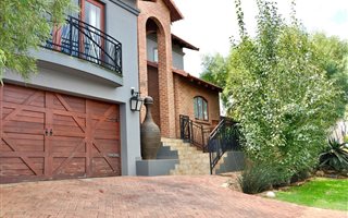 3 Bedroom House in Bronberg