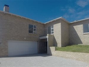 3 Bed House in Lorraine Manor