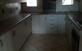 3 Bedroom House in Magalieskruin