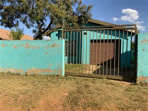 2 Bed House in Etwatwa