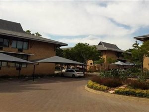 910 m² Office Space in Waterfall Estate