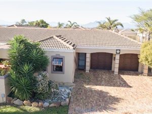 3 Bed House in Uitzicht