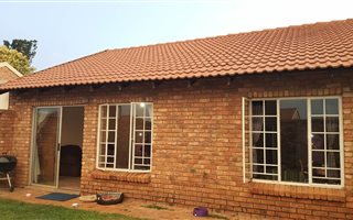 2 Bedroom Townhouse in Elarduspark