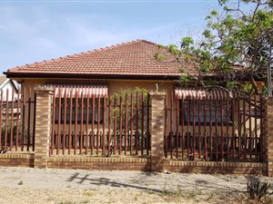 3 Bed House in Rewlatch