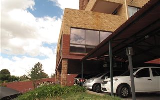 75 m² Office Space in Bryanston West