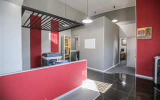 98 m² Office Space in Vincent