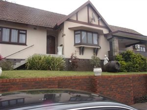 4 Bed House in Montclair