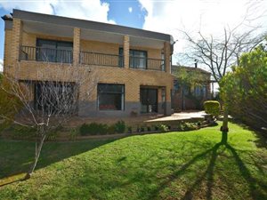 5 Bed House in Aurora