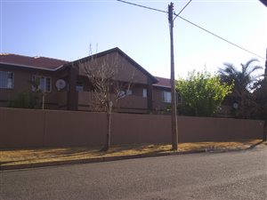 2 Bed Townhouse in Kempton Park Central