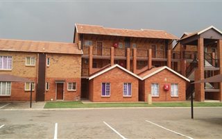 2 Bedroom House in Dorandia
