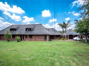 1 ha Farm in Kameeldrift