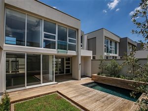 4 Bed Townhouse in Illovo