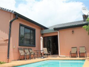 3 Bed Duet in Thatchfield