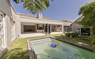 4 Bedroom House in Cedar Lakes