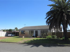 3 Bed House in Bothasig