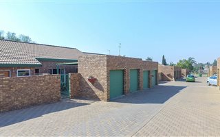 3 Bedroom Townhouse in Glen Marais