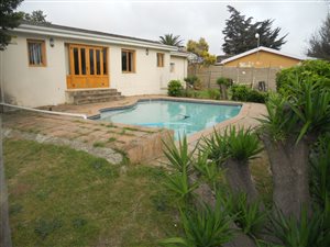 3 Bedroom House in Kunene Park