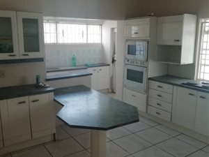3 Bed House in Brixton