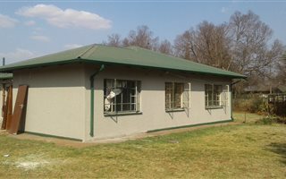3 Bedroom House in Vanderbijlpark CW2