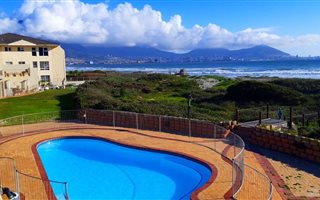 1 Bedroom Apartment in Lagoon Beach
