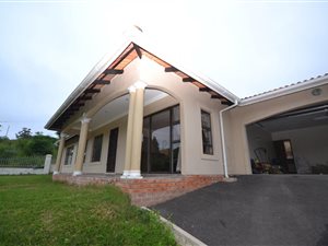 4 Bed House in Pinelands