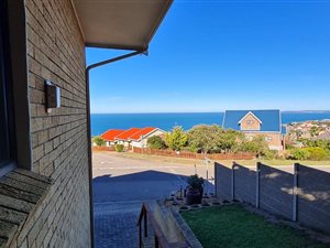 5 Bed House in Dana Bay