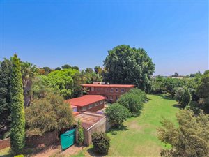4 Bed House in Rietvalleirand
