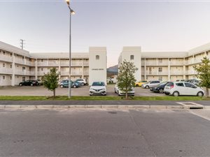 2 Bed Apartment in Nuutgevonden